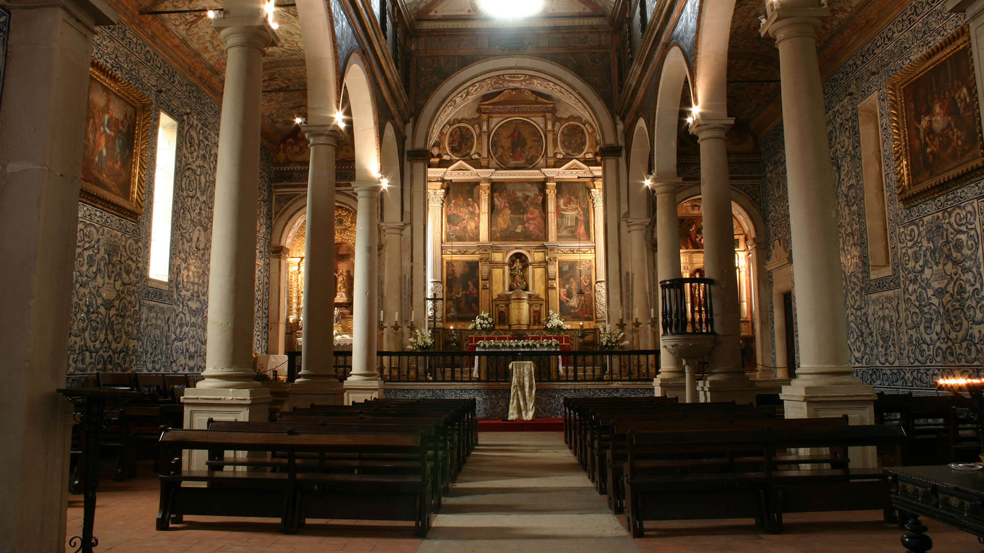 Interior de la Iglesia de Santa María