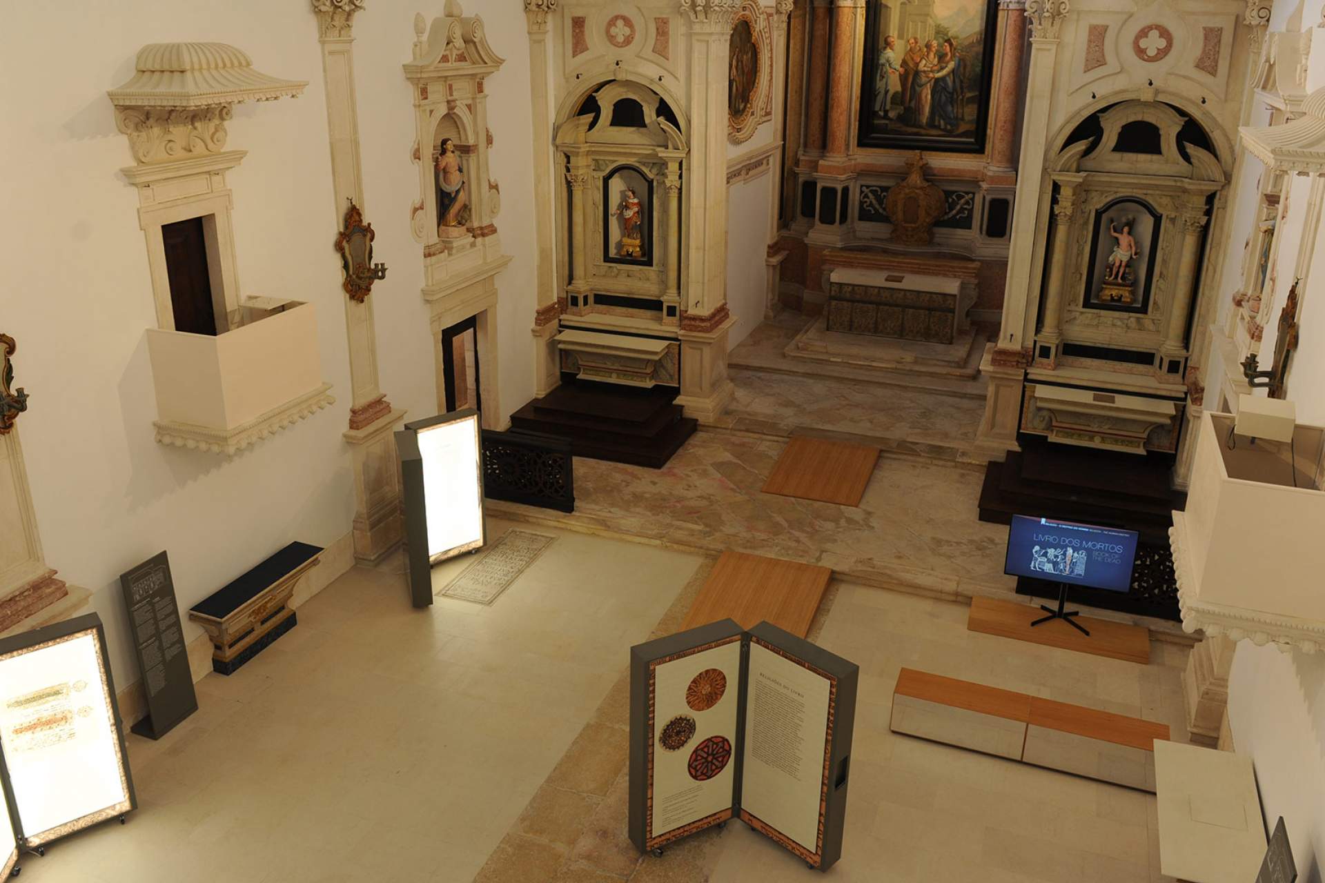 Centro de Diálogo Intercultural, interior de la iglesia de la Misericordia, Leiria / Leiria / Câmara Municipal de Leiria