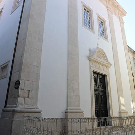 Fachada de la iglesia de la Misericordia, Centro de Diálogo Intercultural de Leiria